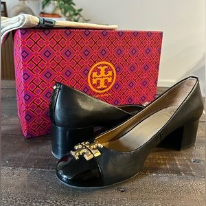 Tory Burch Pumps/Heels - Size 7 - Black/Gold